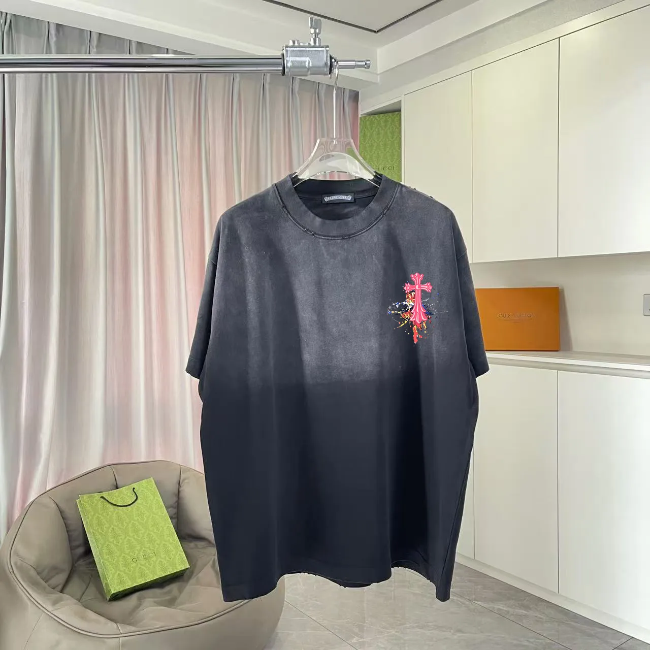 🅿️190 ch Crow* 2025 summer new style, washed, distressed, spray-painted, Sanskrit cross print, short-sleeved T-shirt, customized fabric 320g, same style for men and women, size: S M L XL XXL five sizes, color: black, white, gradient black, gradient red